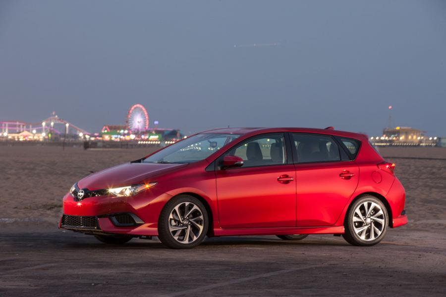  Scion iM 2015 года  (фото 2 из 48)